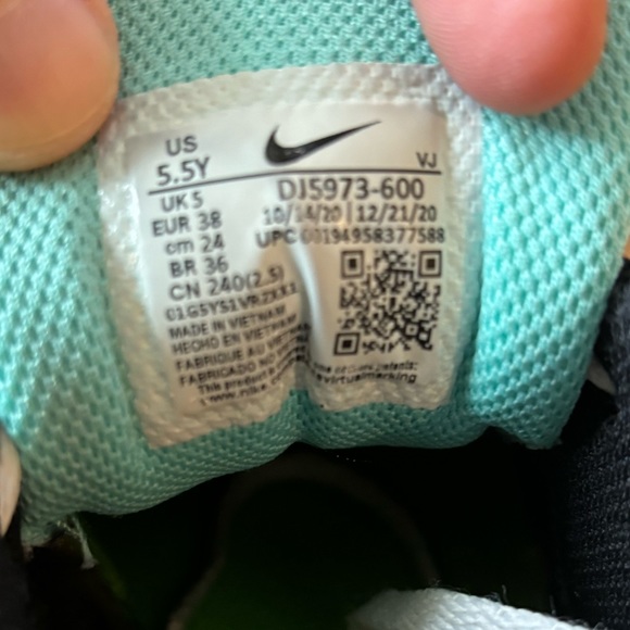 Nike Air Max 90 Exeter Edition Red/Volt-Black Kids Size 5.5Y / EUR 38 DJ5973-600 - Picture 6 of 7